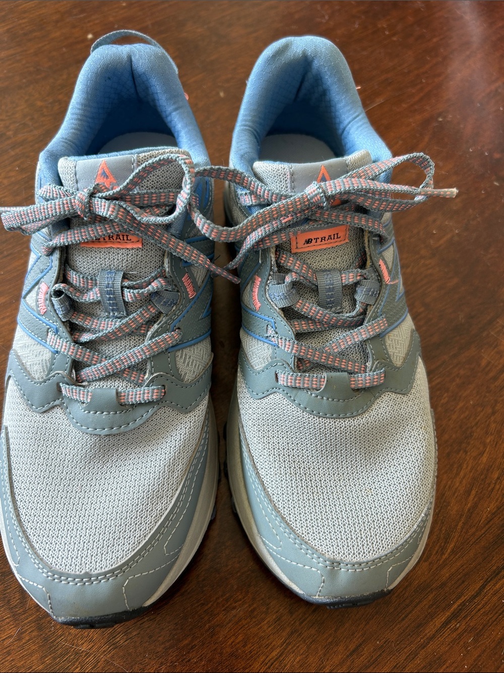 New balance 410 trail sneakers